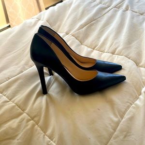 Size 8 black heels